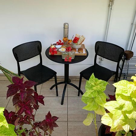 A Tomo Mai Homestay, Close To Airport, Private Bathroom Free Parking And Wifi With High Connection And Breakfast Optional Faaa Exterior foto