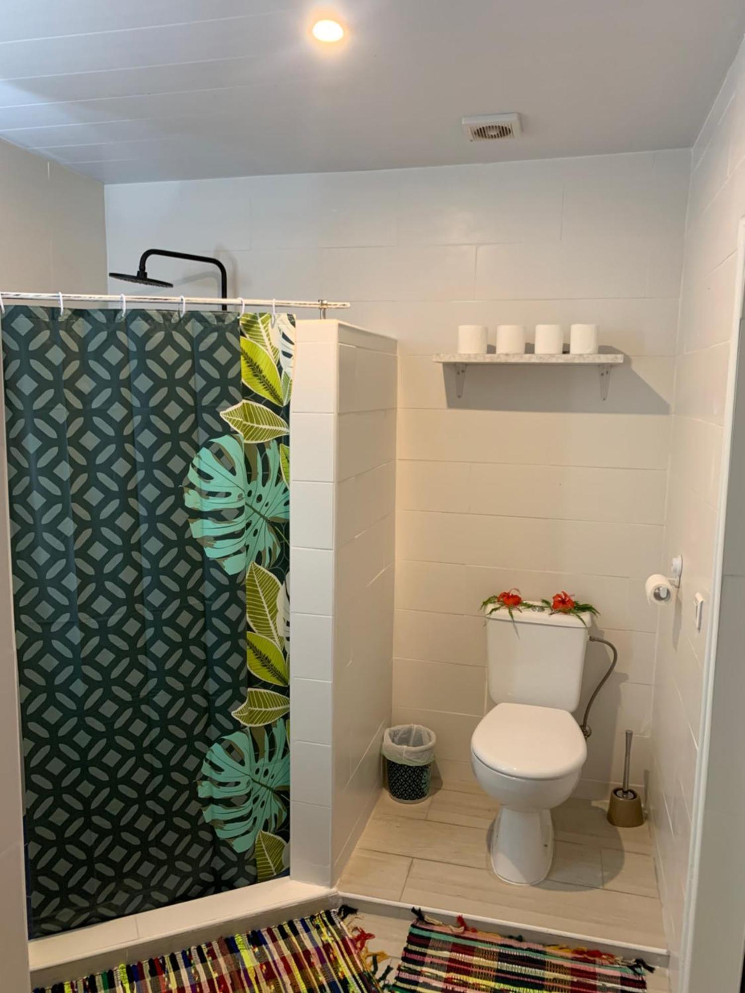 A Tomo Mai Homestay, Close To Airport, Private Bathroom Free Parking And Wifi With High Connection And Breakfast Optional Faaa Exterior foto