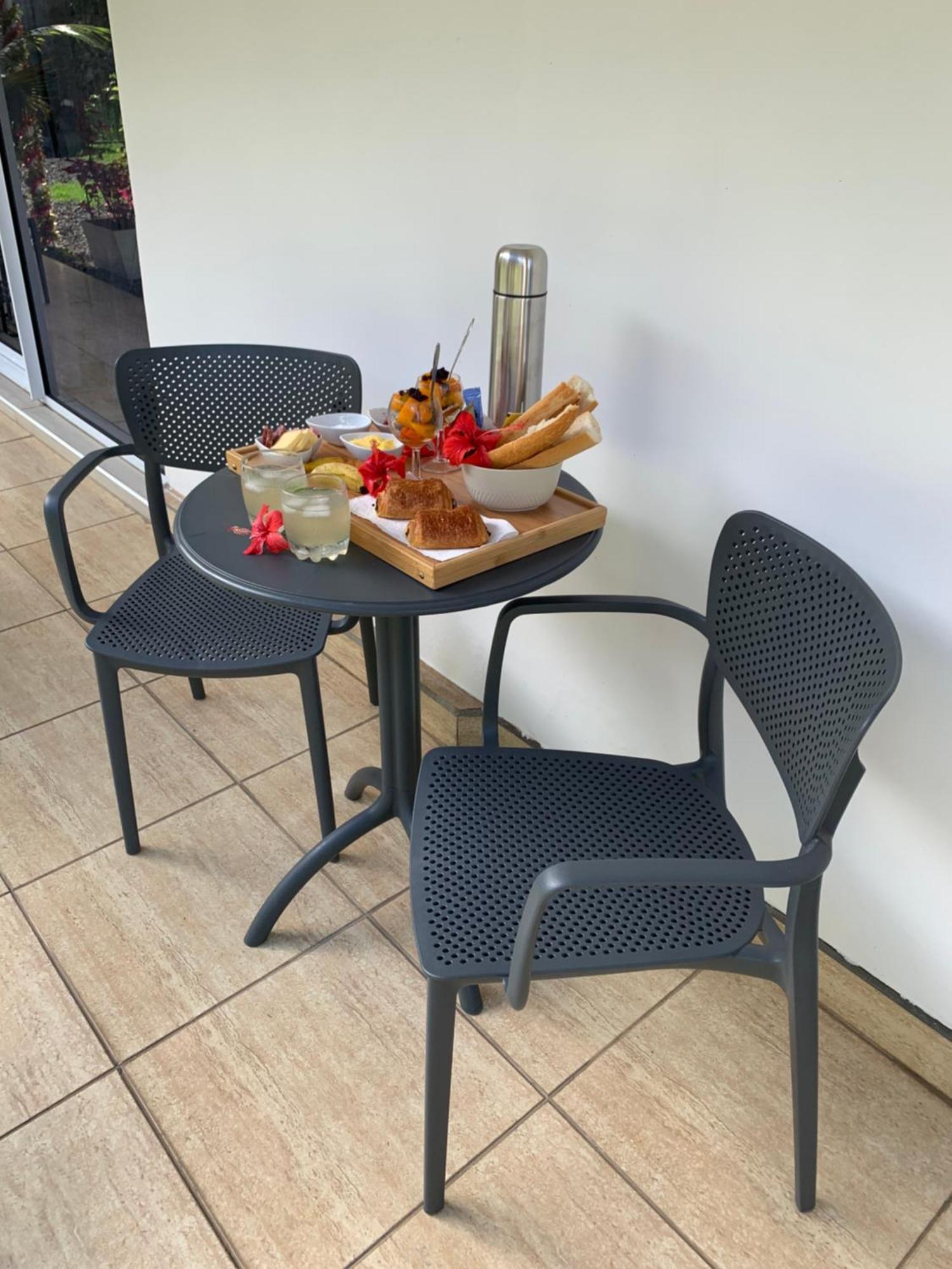 A Tomo Mai Homestay, Close To Airport, Private Bathroom Free Parking And Wifi With High Connection And Breakfast Optional Faaa Exterior foto